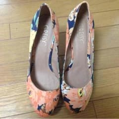花柄パンプスのサムネイル