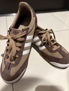 adidas ブラウン スニーカーのサムネイル