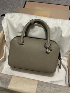 美品　delvaux クールボックスミニ　アイボリーのサムネイル