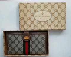 新品未使用品　GUCCI　グッチ　長財布　難ありのサムネイル