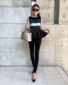 Sheller シェリエ マルチ ボーダー ペプラム トップス - メルカリ