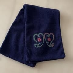 LIS BLANC ハート刺繍 マフラー ネイビー 160