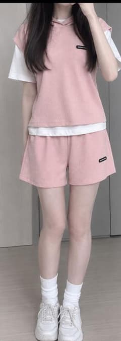 ピンク フード付き 半袖トップス ショートパンツ セットアップのサムネイル
