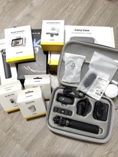 Insta360 GO 3S 128GB ほぼ未使用 付属品多数 お得セットのサムネイル