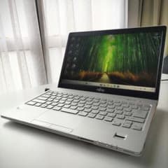ノートパソコン 富士通 Lifebook SH75/B1のサムネイル