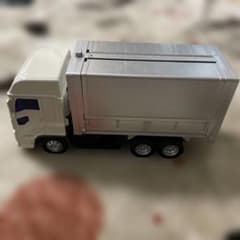 ISUZU トラック ミニカー ホワイト/シルバーのサムネイル