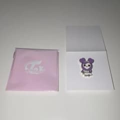 TWICE ランダムピンバッジサナのサムネイル
