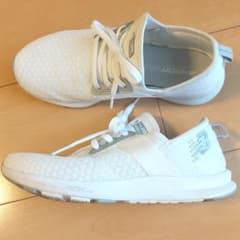 new balance シューズ スニーカー スリッポン 白のサムネイル