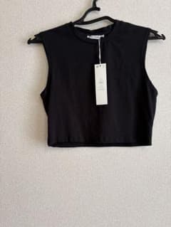 新品未使用　ZARA ノースリーブ　トップスのサムネイル