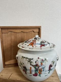 中国美術清時代 粉彩嬰戲紋四系蓋罐 時代桐箱 古美術 骨董品 中国美術清時代 粉彩嬰戲紋四系蓋罐 時代桐箱 古美術 骨董品 - メルカリ