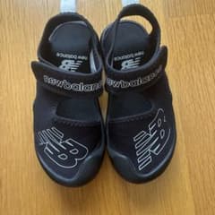 セルヒオ・ラモス様専用　New Balance キッズ サンダル ブラックのサムネイル