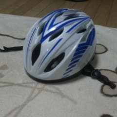 「子供用」自転車ヘルメット 54〜56センチ!!のサムネイル