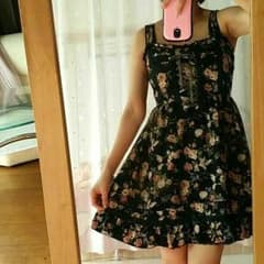 めめたん様専用アクシーズ ローズ柄 ワンピのサムネイル