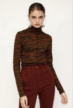 SLY ZEBRA TURTLE TOPSのサムネイル