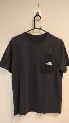 THE NORTH FACE ブラック Tシャツのサムネイル
