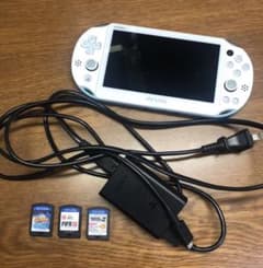 PlayStation®Vita PCH-2000  本体　メモリーカード付きのサムネイル