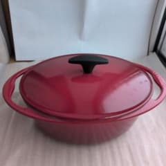 LE CREUSET　数回使用　レア品　 センセーション　ココットオーバル25のサムネイル