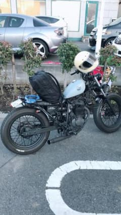 FTR223  バイク　ホンダのサムネイル