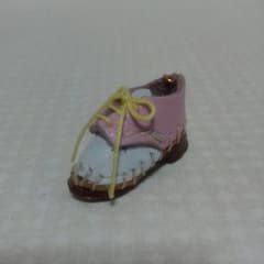 (送料無料)革製のかわいいクツのキーホルダー(白とピンク)のサムネイル