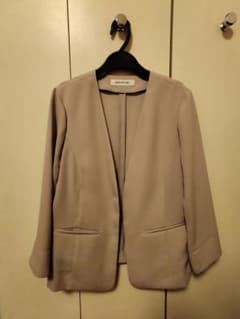 NATURAL BEAUTY BASIC ノーカラージャケット ベージュのサムネイル