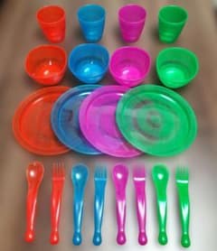 カラフル プラスチック 食器セット 4人分のサムネイル