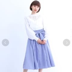 merlot  Vフリルブラウスのサムネイル