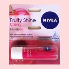 Nivea ニベア リップ cherryのサムネイル