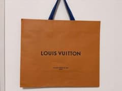 LOUIS VUITTON オレンジ色の紙袋のサムネイル