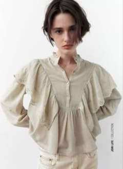ZARA フリルブラウス ベージュ L【中古】のサムネイル