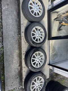 YOKOHAMAスタッドレスタイヤホイールセット195 65R15のサムネイル