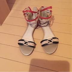 コキュ ビーズサンダル★のサムネイル