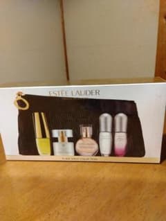ESTEE LAUDER Travel Exclusive 香水のサムネイル