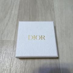 Dior ギフトボックス 空箱 ホワイトのサムネイル