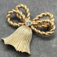 極美品✨️クリスチャン ディオール ブローチ ゴールド リボン - メルカリ