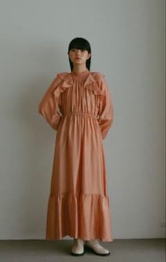 定価28600円　新品タグ付　CASA FLINE シャーリングハイネックドレスのサムネイル