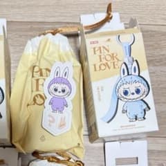 POPMART ラブブ PIN FOR LOVE イニシャル ？ ぬいぐるみのサムネイル