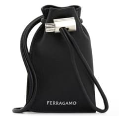 FERRAGAMO エンボスロゴ入りミニバッグ ブラック - メルカリ