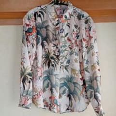 Ｈ＆M　花柄ブラウスのサムネイル