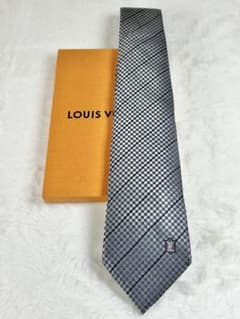 美品✨ルイヴィトン LOUIS VUITTON ネクタイ シルク シルバーのサムネイル