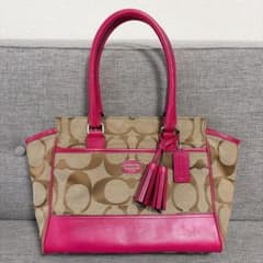 COACH シグネチャー ハンドバッグ タッセル付き COACH シグネチャー タッセル ハンドバッグ - メルカリ