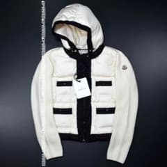 カシミヤ混】MONCLER フード付 セーター ニット ダウン M ギフト包装 
