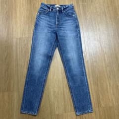 美品　YANUK High Waist Ruth デニムパンツ ブルー 22のサムネイル