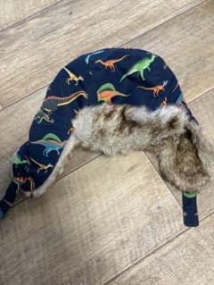 H&M 恐竜　帽子　もこもこ　防寒のサムネイル