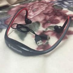 【激安】Bluetooth ワイヤレスイヤフォン レッド【新品同様】のサムネイル