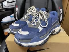 BALENCIAGA　トリプルSのサムネイル
