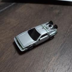 トミカ バック・トゥ・ザ・フューチャー デロリアンのサムネイル