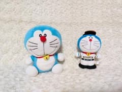ドラえもん ぬいぐるみ 2体セット スタンダード＆ 読売ジャイアンツのサムネイル