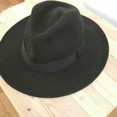 H&M！つば広ハット　ブラックのサムネイル
