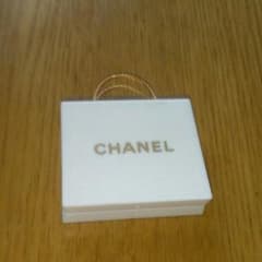 CHANELノベルティーのサムネイル
