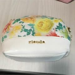 リエンダ ポーチのサムネイル